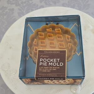 NIB Williams Sonoma Lattice Pocket Pie Mold Mini Pies With Easy Recipe